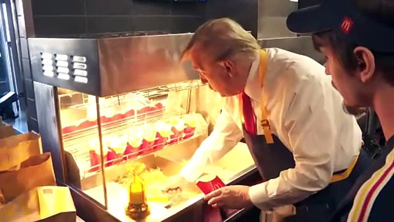 Für Wählerstimmen: Trump serviert Pommes