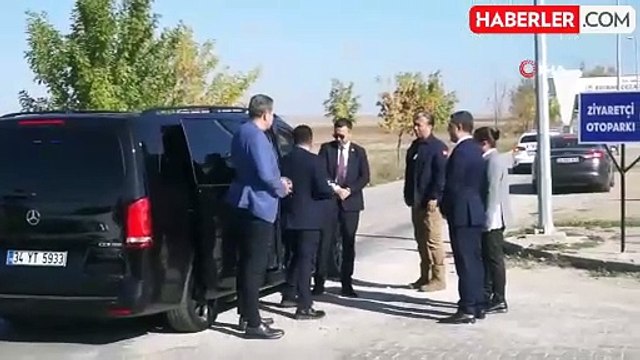 Özgür Özel, Selahattin Demirtaş'ı Cezaevinde Ziyaret Etti