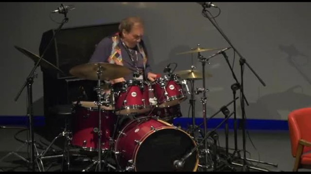 Tullio De Piscopo e la sua batteria celebrati al Premio Tenco