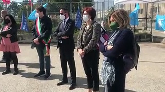 Il sit-in degli agenti davanti al carcere: A Vasto turni massacranti