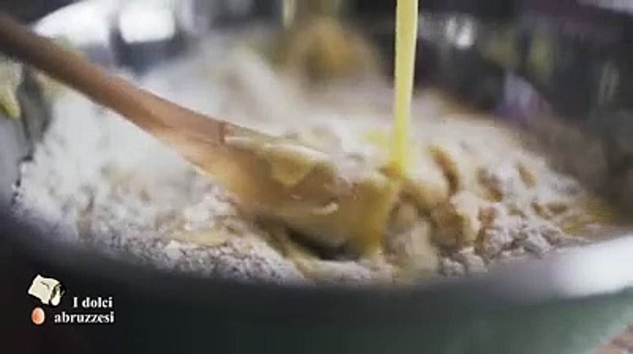 Il libro di cucina "I dolci abruzzesi" in regalo con il Centro