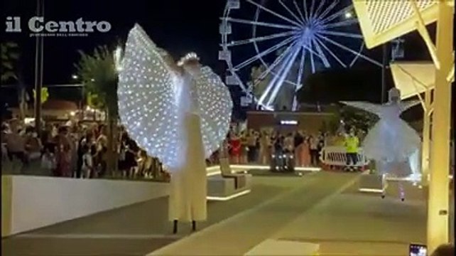 A Giulianova spettacolo di luci, musica e colori nella nuova piazza Dalmazia