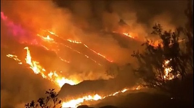 Castellalto: vasto incendio nella notte, fiamme minacciano le abitazioni
