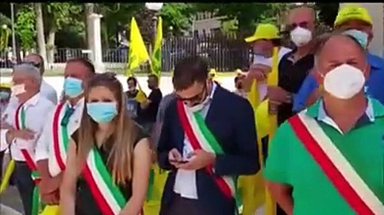 Sindaci e agricoltori uniti nella protesta cont...