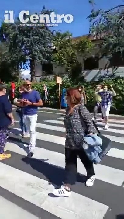 Penne: protesta sulle strisce, gli attraversamenti pedonali dei lavoratori della Brioni