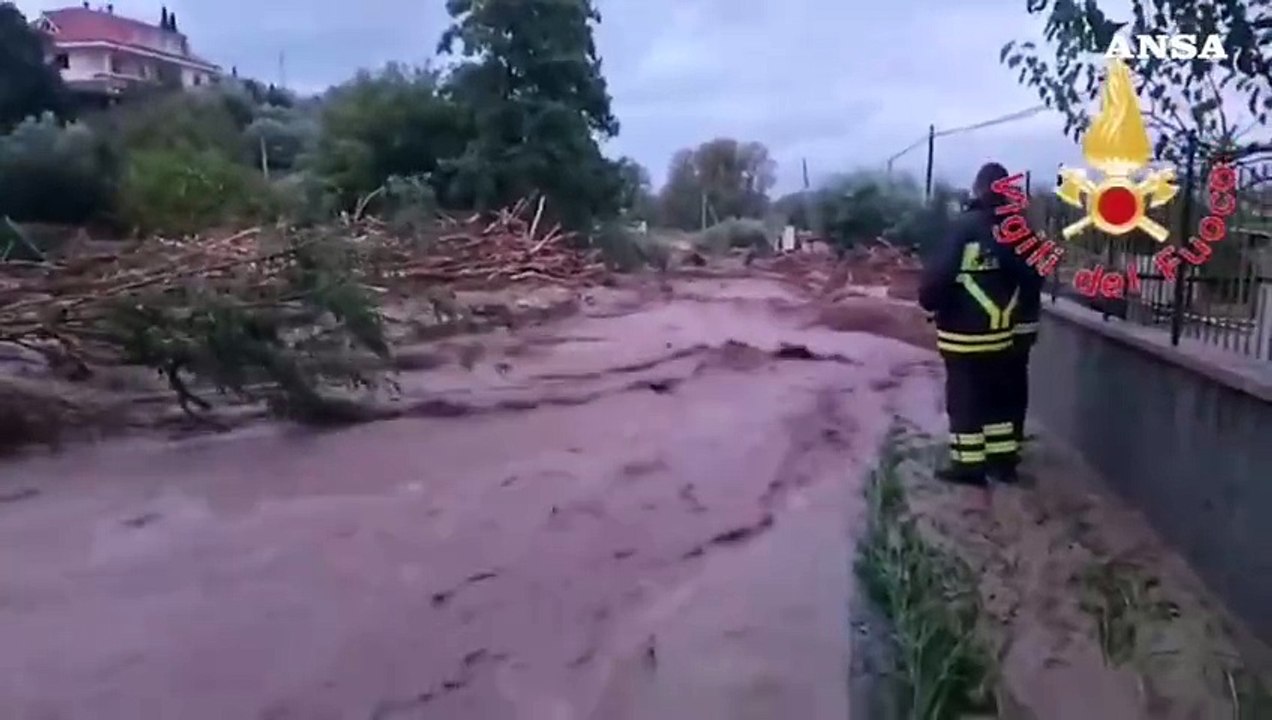 Maltempo nel Catanzarese, esonda un torrente e isola il comune di Maida