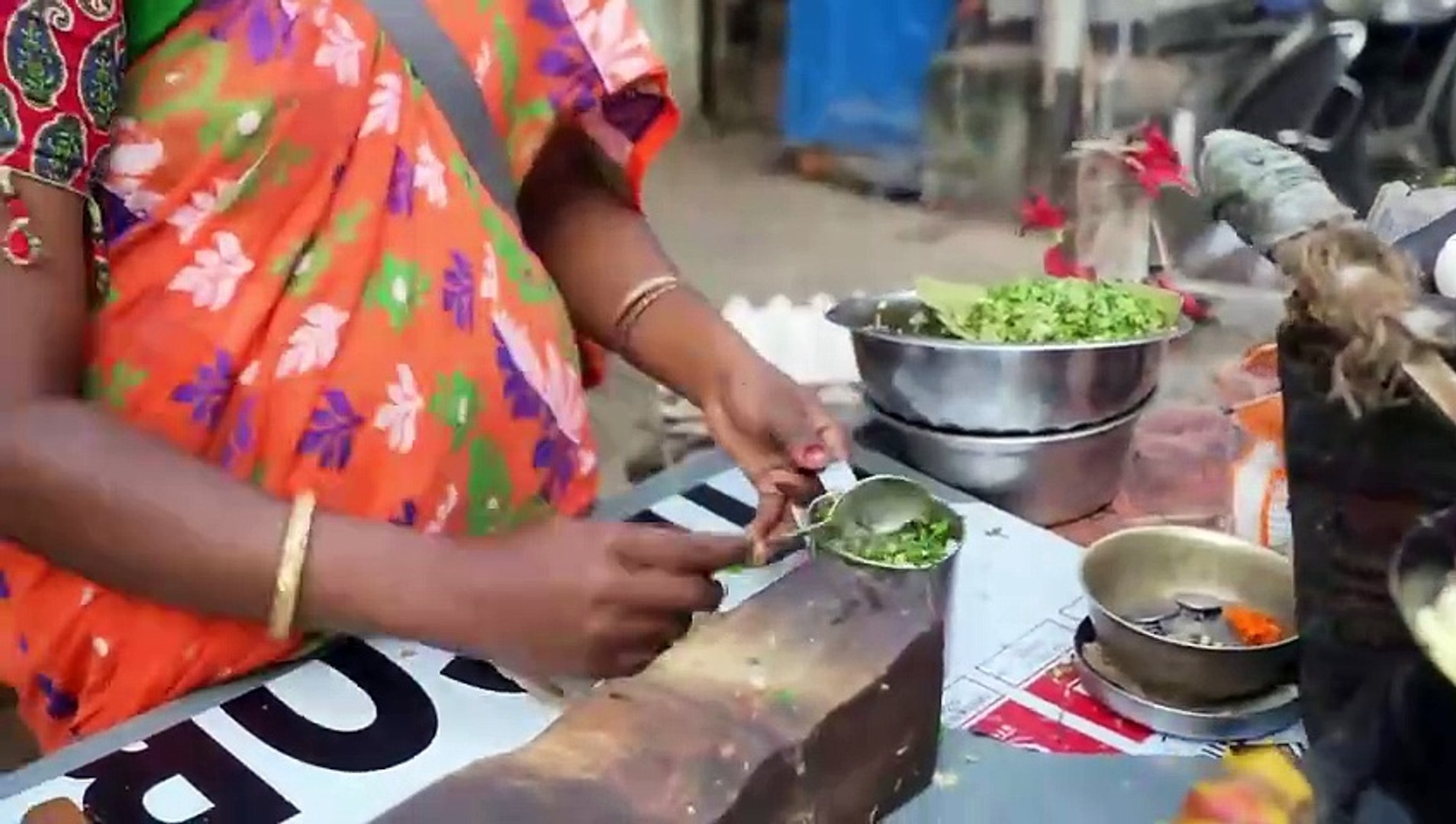 ⁣Queen of Egg Recipes! Fluffy Omelet, Boiled Fried Eggs & Bread Omelette _ Indian Street Food