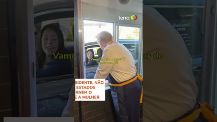 Trump entrega McDonald's para brasileira e ouve pedido: 'Não deixe que se torne o Brasil' #shorts