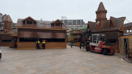 Preparations underway for Frankfurt Christmas Market in Birmingham