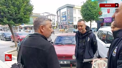 Düzce'de sattığı kitaplar için, 'Okuyorum, satmıyorum' dedi