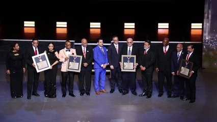 Amigos Sea Food Steak House recibe galardón como Restaurante del año por la Federación Dominicana de Comerciantes