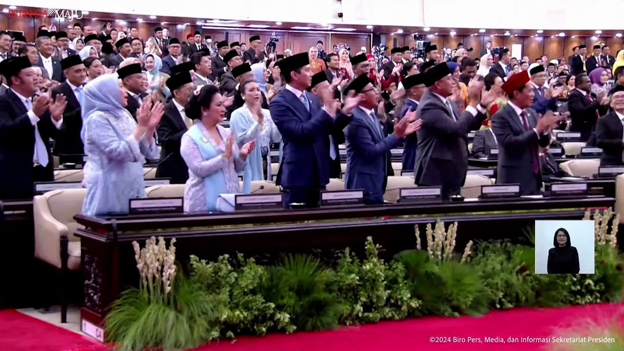 Momen Hangat: Prabowo dan Anggota Parlemen Beri Apresiasi untuk Jokowi