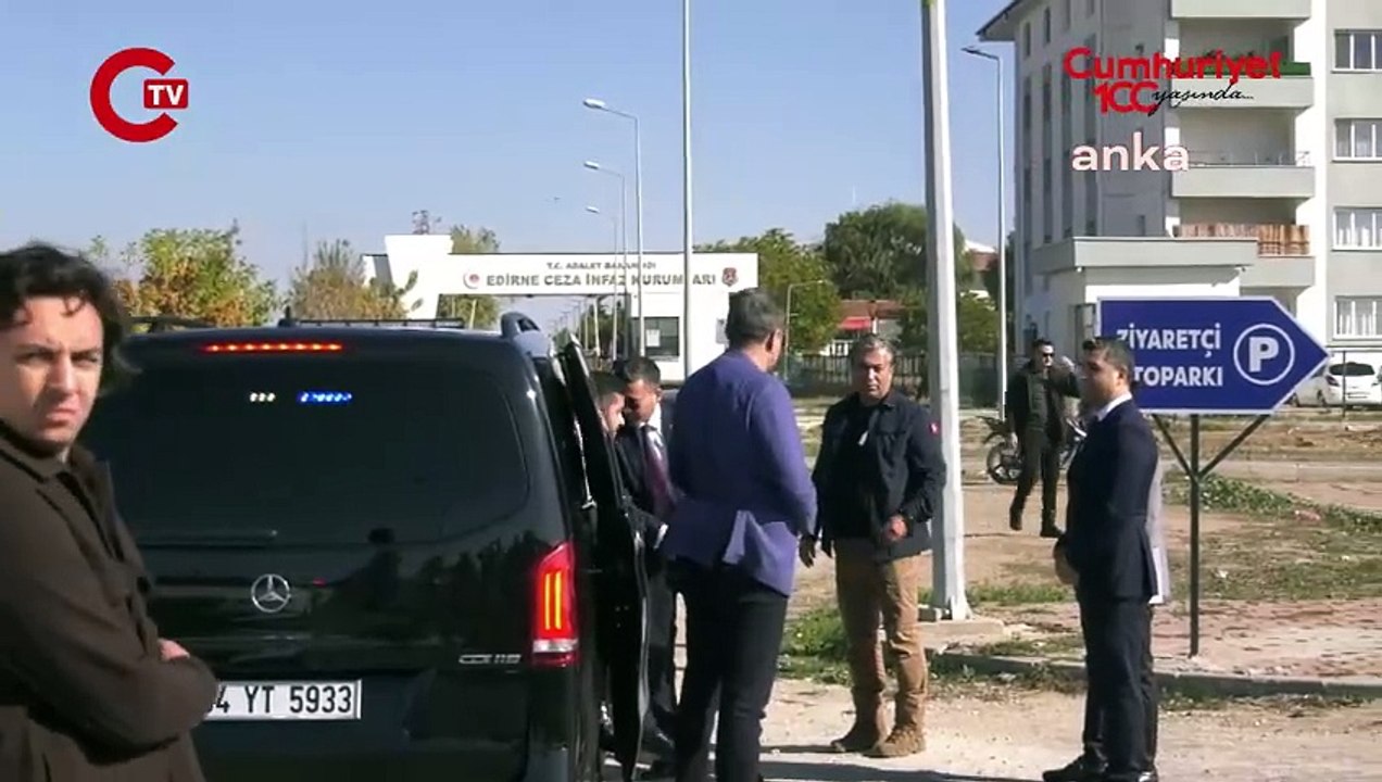 Özgür Özel'den, Selahattin Demirtaş'a ziyaret