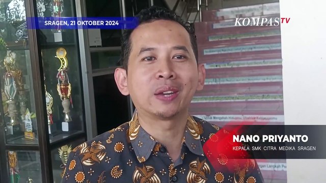 Siswa Sekolah di Sragen Tuliskan Harapan saat Pertama Pasang Foto Prabowo-Gibran di Kelas