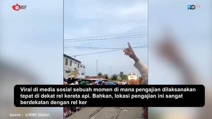 Bahaya! Pengajian di Dekat Rel Kereta yang Melintas di Pekalongan