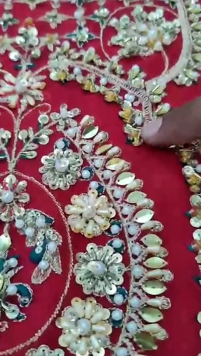 https://sadaatsilko.com/products/mnr-zarlish-by-ruhi-begum