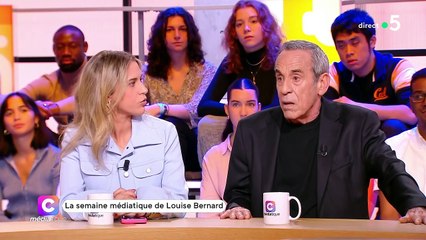 "4 c*nnards autour d'une table" : TPMP et les chroniqueurs fracassés par un ancien animateur télé, règlement de comptes explosif en direct à la télé