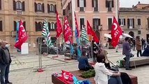 I lavoratori dello spettacolo in piazza a Teramo: abbiamo diritto a lavorare