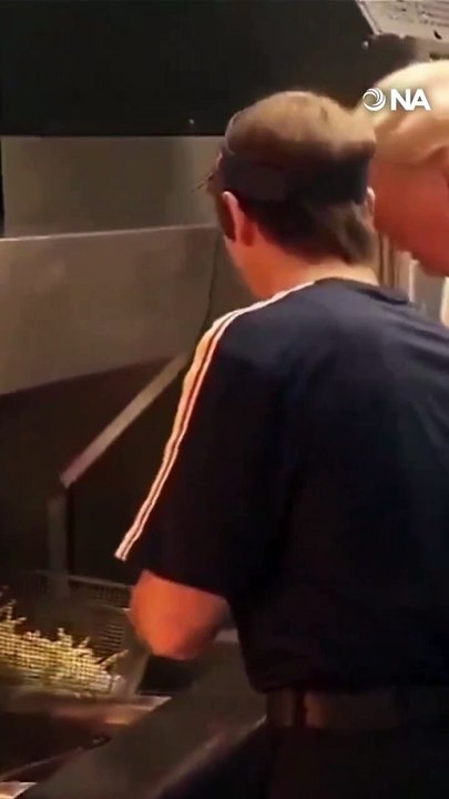 Donald Trump se burló de Kamala Harris y cocinó en un McDonald´s