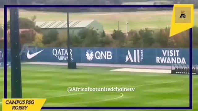 #France #AfricaFootUnited En direct du Campus Paris Saint Germain à Poissy ,le #PSG prépare la réception du #PSVEindhoven ⚪ en marge de la troisième journée de la Ligue des champions ⚽ ! Début de séance pour le #PSG avec Randal