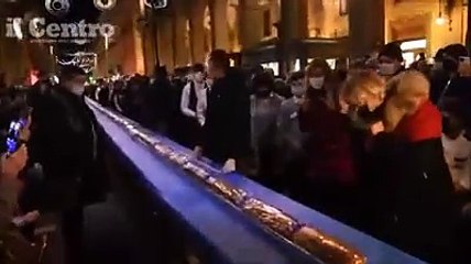 A Teramo il maritozzo pi? lungo del mondo: 300 metri