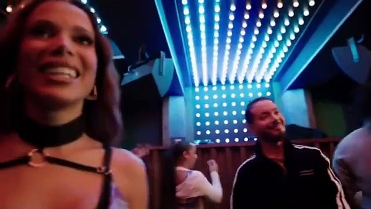 Anitta relembra caso de abuso sexual em série de J Balvin: 'Me culpei'