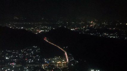 Download Video: Night view of the flight landing time