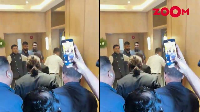 ssvid.net - Kriti Sanons STYLISH airport look Suhana Khan spotted after partying with friends in the city_v720P