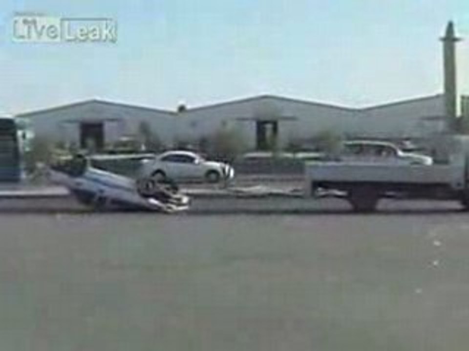 Régis remorque une voiture