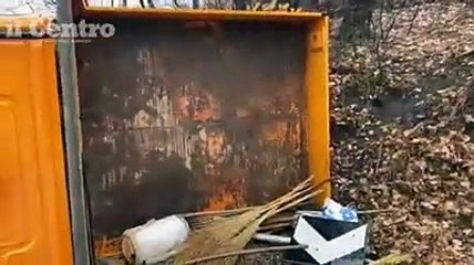 Curva maledetta, ci "casca" anche il mezzo dell'Anas addetto ai lavori