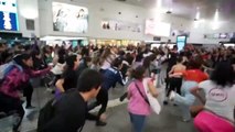 Flashmob en Once en contra del desfinanciamiento de la educación pública