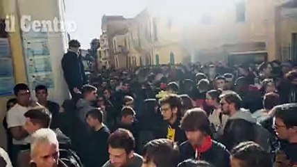 Gli studenti dell'industriale Luigi di Savoia in strada: "Vogliamo scuole sicure"