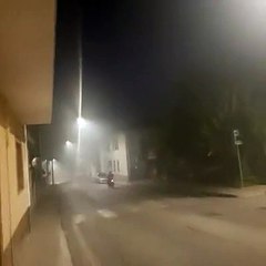 Discarica in fiamme, aria irrespirabile a Monteodorisio: la protesta di una mamma