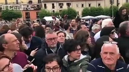 La Madonna che scappa, uno spettacolo a 360 gradi