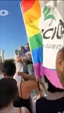 Coppia gay picchiata: l'Arci scende in piazza