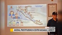 Massaggi a luci rosse, la telecamera riprende i clienti