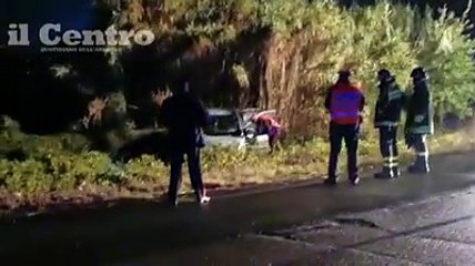 Bimbo di 3 anni muore nell'auto fuori strada