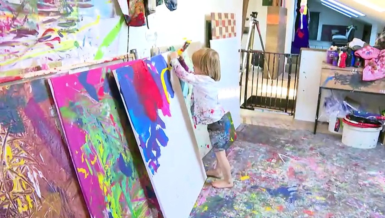 Dreijähriger 'Mini-Picasso' malt Bilder für hunderttausende Euro