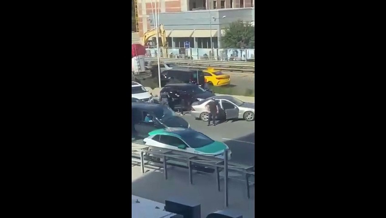Arnavutluk'un eski Cumhurbaşkanına yolsuzluk gözaltısı! Yaka paça götürüldü