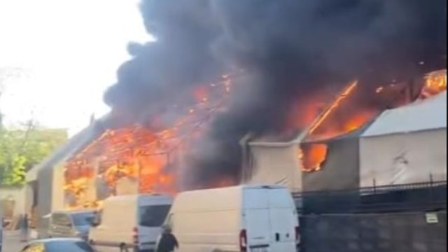 İstanbul'da korkutan yangın: Dumanlar her yerden görülüyor