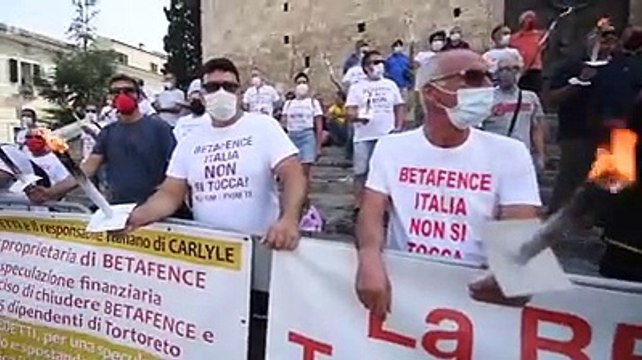 Sindacati e lavoratori in piazza Martiri