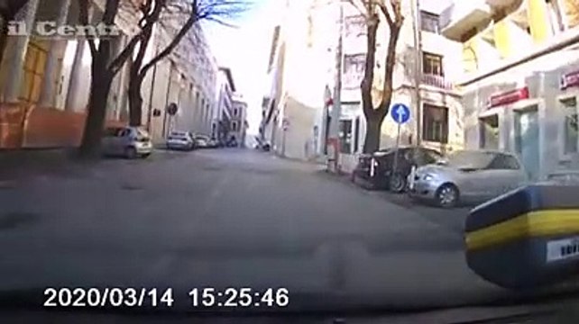 Il centro storico dell'Aquila deserto fa tornare in mente i mesi della paura