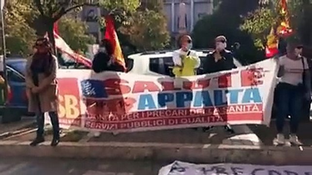 Appalti sicuri e stipendi uguali per tutti: gli operatori socio sanitari in strada