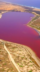 Découvrez le Lac Retba : Le Joyau Rose du Sénégal 🌸