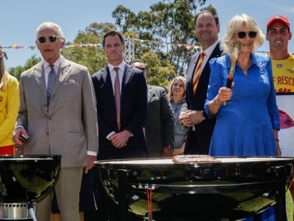 Royale Wurst: König Charles und Camilla stehen am Grill in Australien