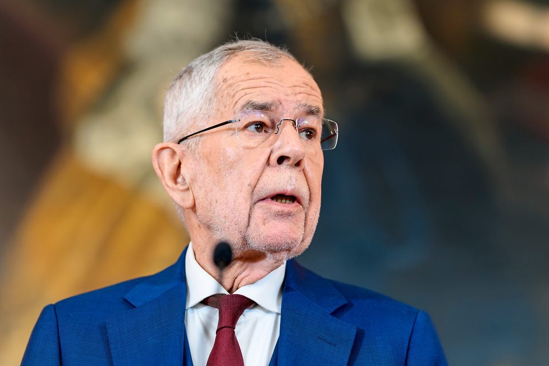 Van der Bellen beauftragt Nehammer mit Regierungsbildung