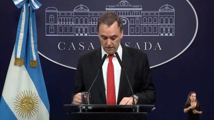 Motosierra al palo: Adorni anuncia el cierre de la AFIP