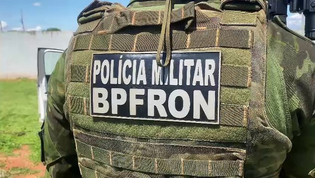 Durante fuga, homens abandonam carro com cigarros eletrônicos em Iporã