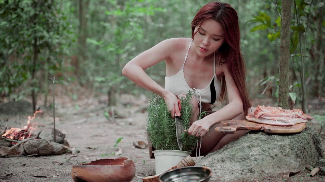 SURVIVAL ALONE - YOUNG GIRL SOLO CAMPING ON THE FOREST _ Camping Alone Relaxing In The Nature