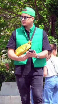 Si tu danses devant lui tu peux te faire 500€